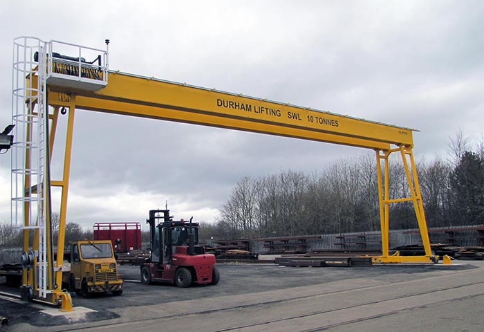Goliath gantry crane for outdoor industrial lifting